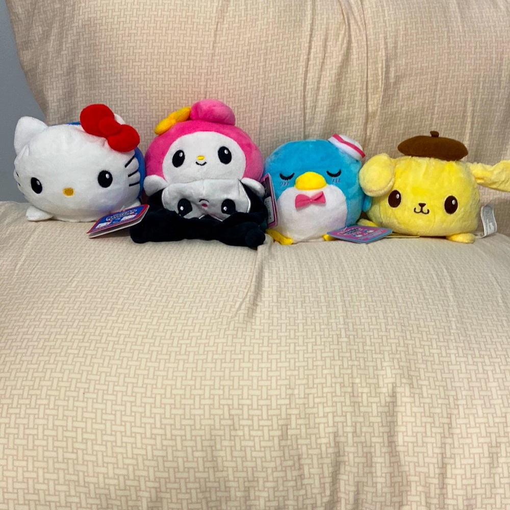 Sanrio Reversible Plushies Set of (4) Brand New - Picture 6 of 6